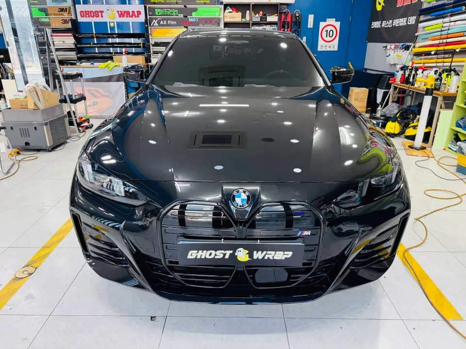 BMW i4 PPF施工事例｜ヘッドライト・ホイールのカスタム 施工写真 5