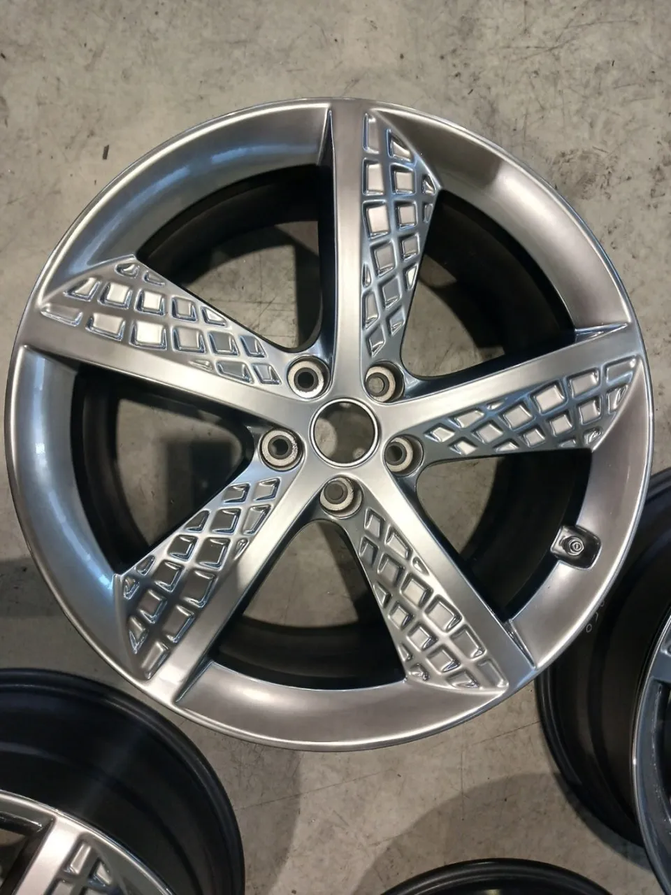 Genesis G80 wheel repair - Genesis G80 Wheel Repair & Refinishing Review — Cost-Effective Restoration photo 6