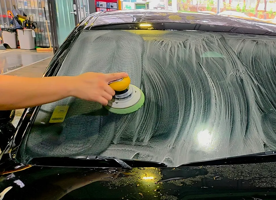 Kia K8のガラスコーティング事例|韓国での施工例 施工写真 2-2