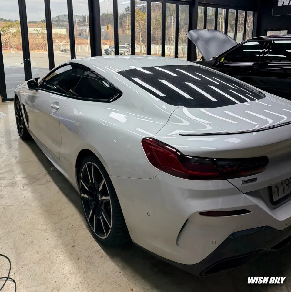 BMW 8 Seriesのカーラッピング事例｜無光カーボン調 施工写真 3-2