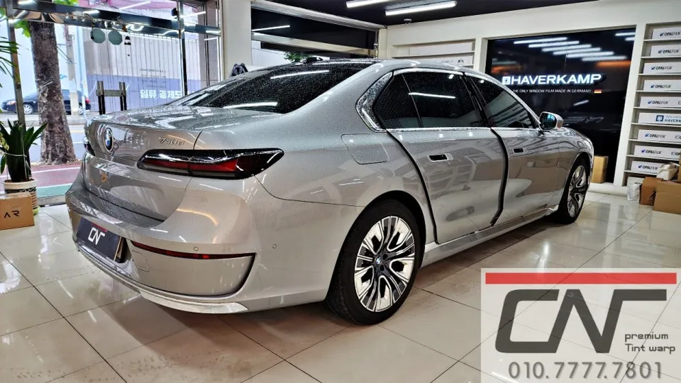 BMW 7 Seriesのカーフィルム施工事例｜費用目安・仕上がり 施工写真 2-1