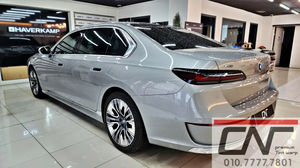 BMW 7 Seriesのカーフィルム施工事例｜費用目安・仕上がり 施工写真 3-1