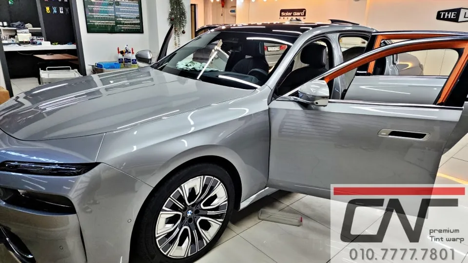 BMW 7 Seriesのカーフィルム施工事例｜費用目安・仕上がり 施工写真 1-2