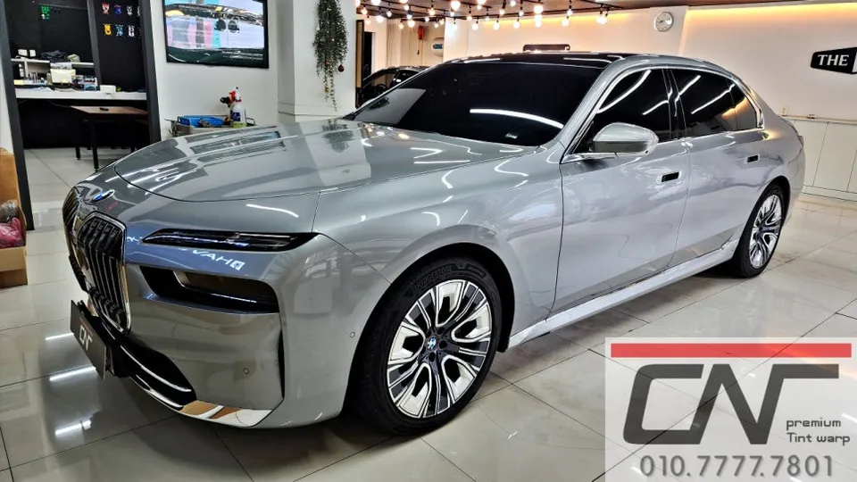 BMW 7 Seriesのカーフィルム施工事例｜費用目安・仕上がり 施工写真 1-3
