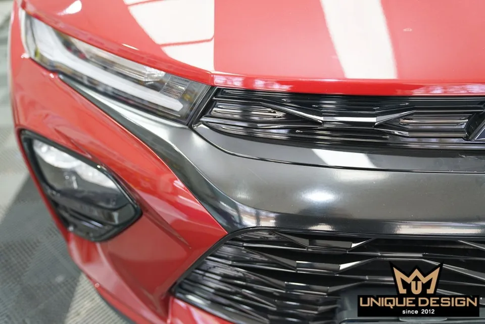 Chevrolet Trailblazer vinyl wrap - Chevrolet Trailblazer Grille Wrap Review: 3D Carbon Redo photo 3