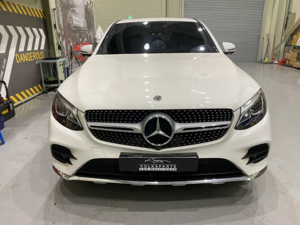 Mercedes-Benz GLC Ambient Lighting Review — 64-Color Interior Upg photo 1