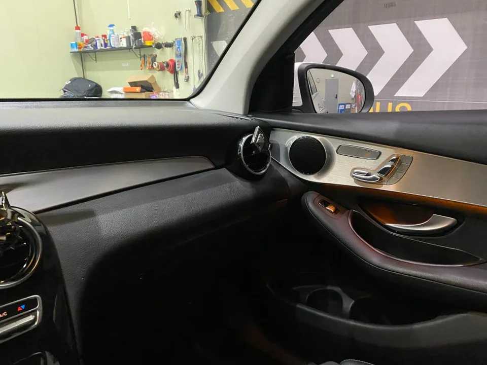 Mercedes-Benz GLC ambient lighting - Mercedes-Benz GLC Ambient Lighting Review — 64-Color Interior Upg photo 4
