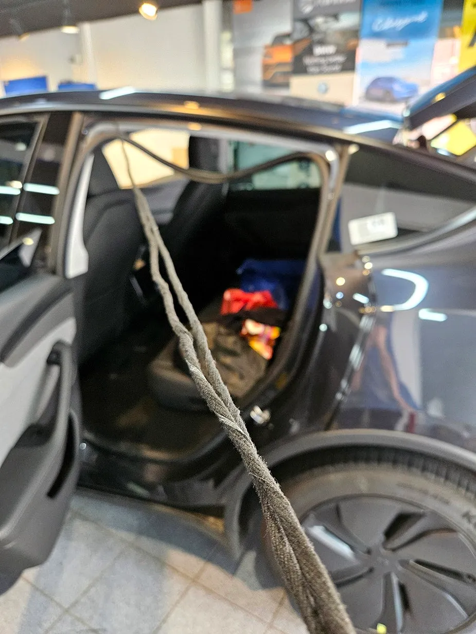 Tesla Model Y dash cam - Tesla Model Y Dash Cam Installation Guide & Review photo 4