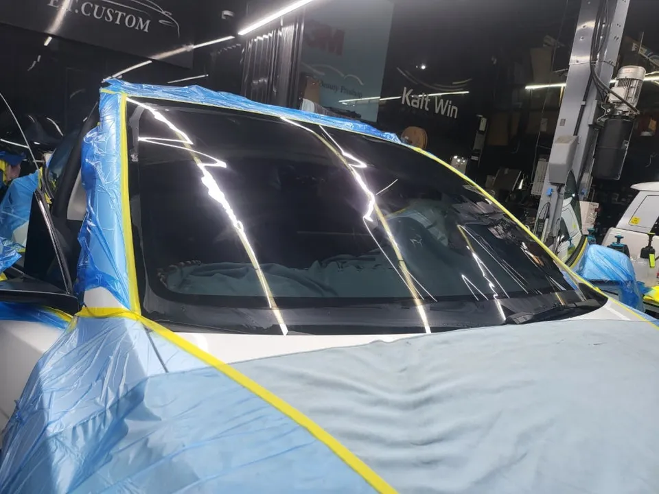 Tesla Model Yのカーフィルム施工事例|費用目安・仕上がり 施工写真 3-1