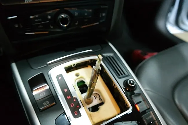 Audi A6 C6 steering wheel - Audi A6 C6 Steering Wheel Customization Review photo 3