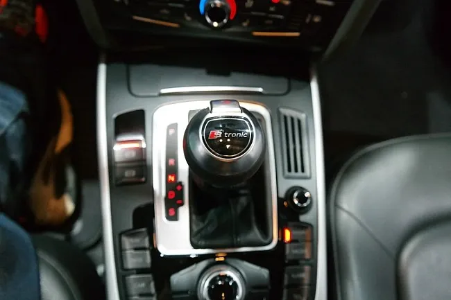 Audi A6 C6 steering wheel - Audi A6 C6 Steering Wheel Customization Review photo 4