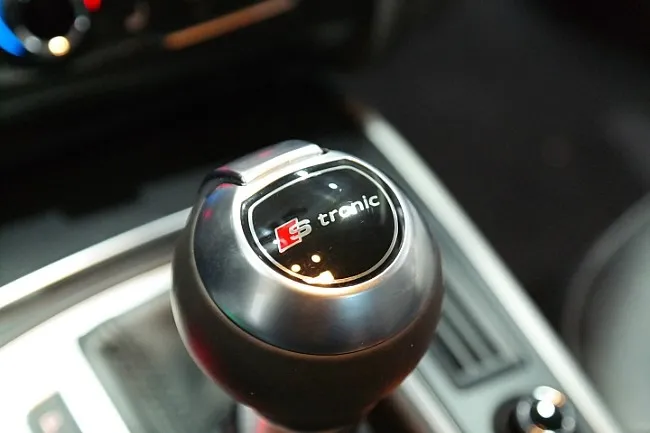 Audi A6 C6 steering wheel - Audi A6 C6 Steering Wheel Customization Review photo 6