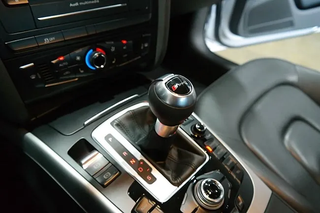 Audi A6 C6 steering wheel - Audi A6 C6 Steering Wheel Customization Review photo 7