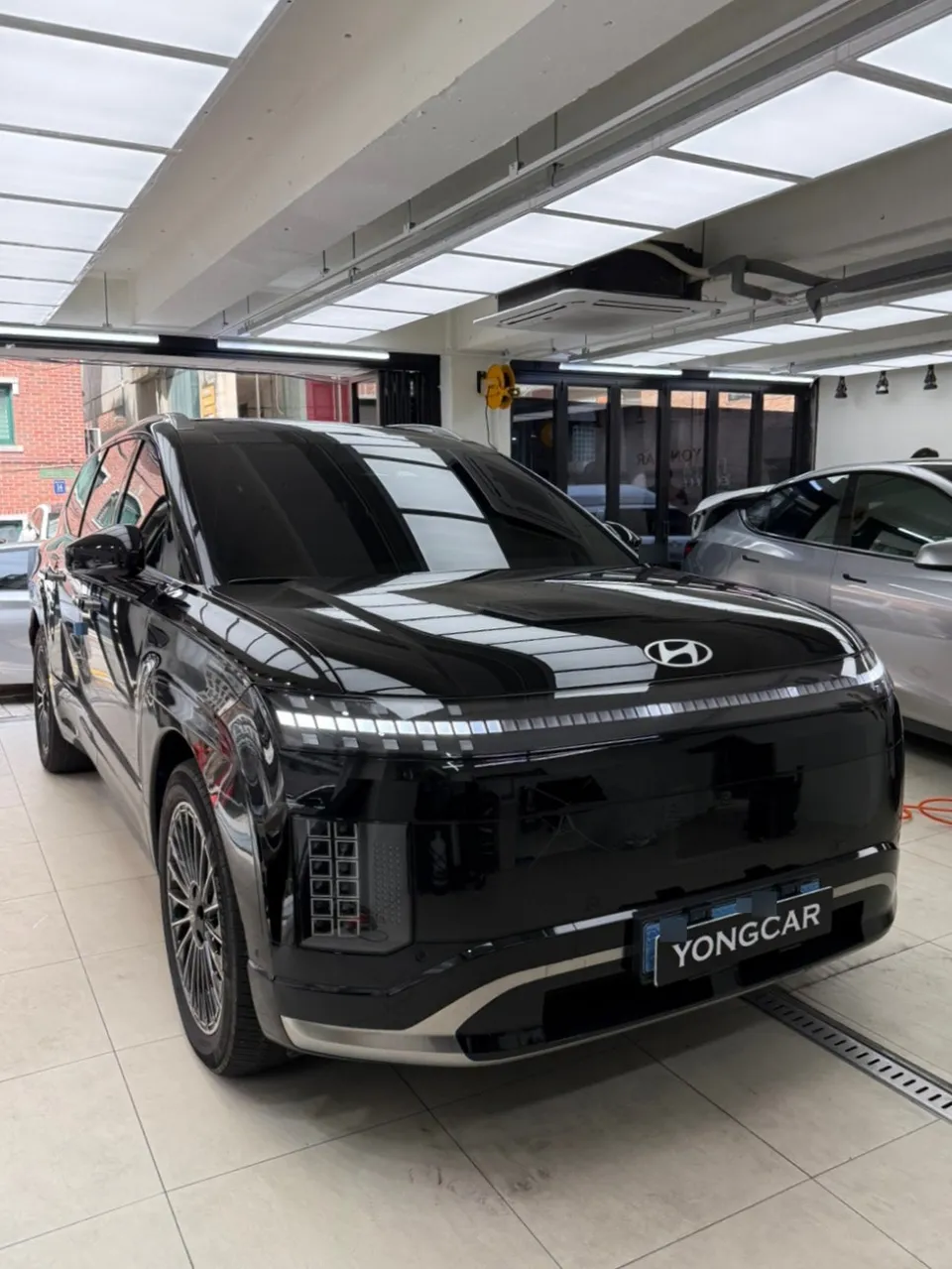 Hyundai IONIQ 9のカーラッピング事例|費用目安・仕上がり 施工写真 2-2