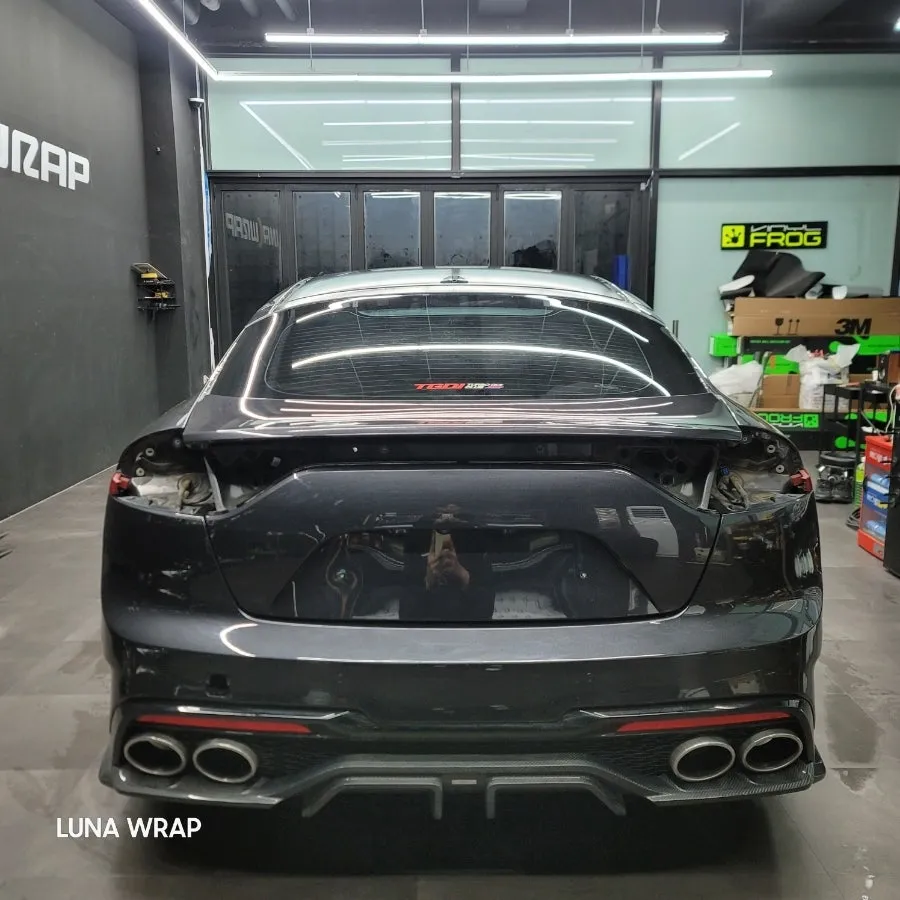 Kia Stingerのカーラッピング事例｜費用目安・仕上がり 施工写真 1-3