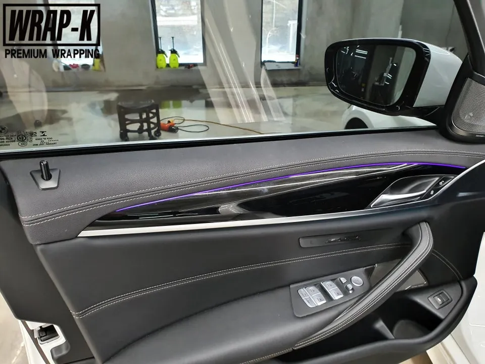 BMW 5 Series G30のカーラッピング事例|内装カスタム 施工写真 1-1