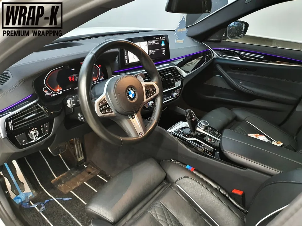 BMW 5 Series G30のカーラッピング事例|内装カスタム 施工写真 1-2