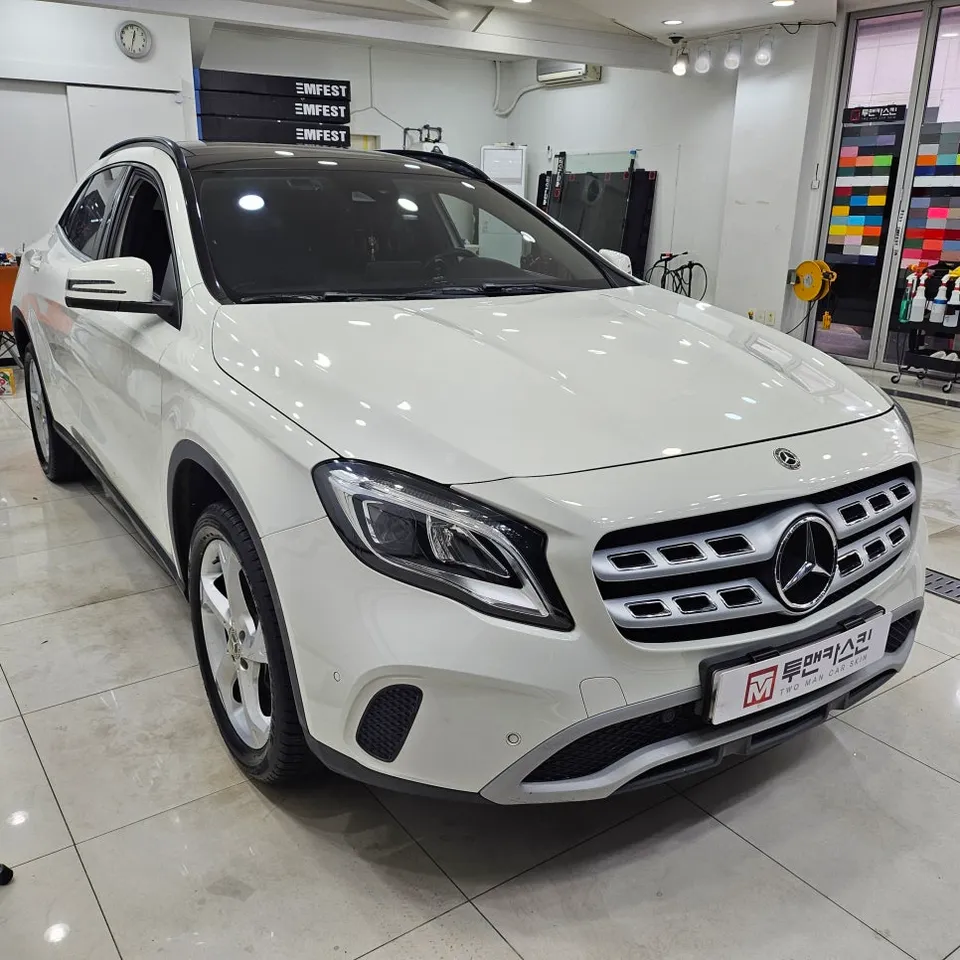 Mercedes-Benz GLAのカーラッピング事例|費用目安・仕上がり 施工写真 2-1