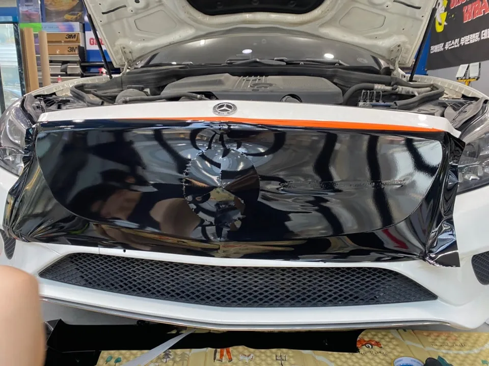 Mercedes-Benz CLAのカーラッピング事例｜費用目安・仕上がり 施工写真 2-2