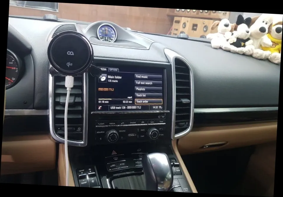 PorscheのAndroid Auto・CarPlay取付事例 施工写真 4