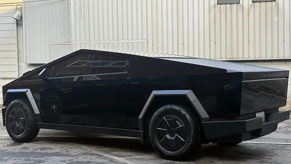 Tesla CybertruckのPPF施工事例 施工写真 5