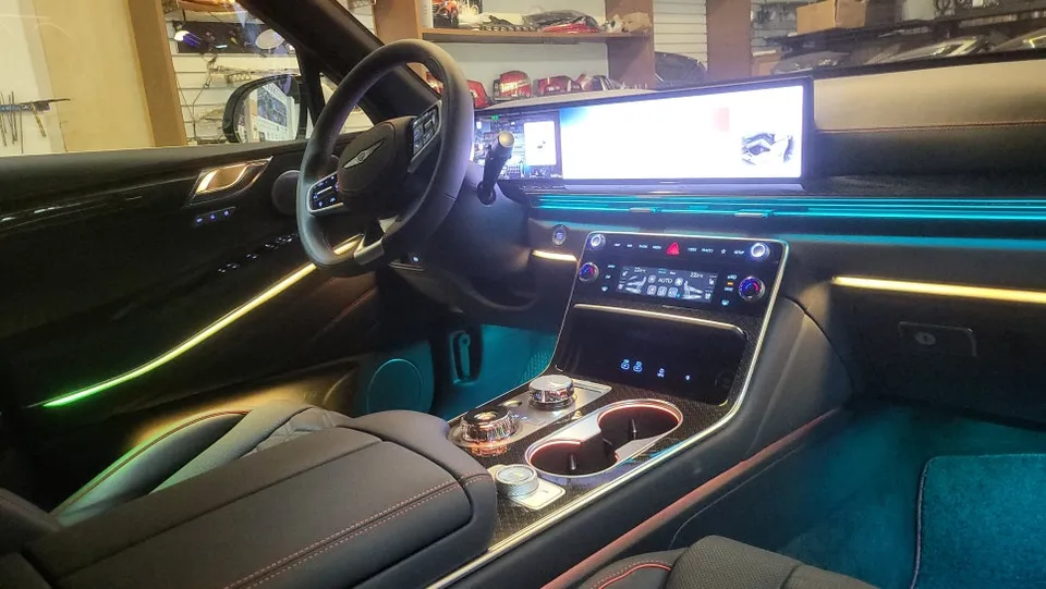 Genesis GV80 Coupe ambient lighting - Genesis GV80 Coupe Ambient Lighting Review photo 4