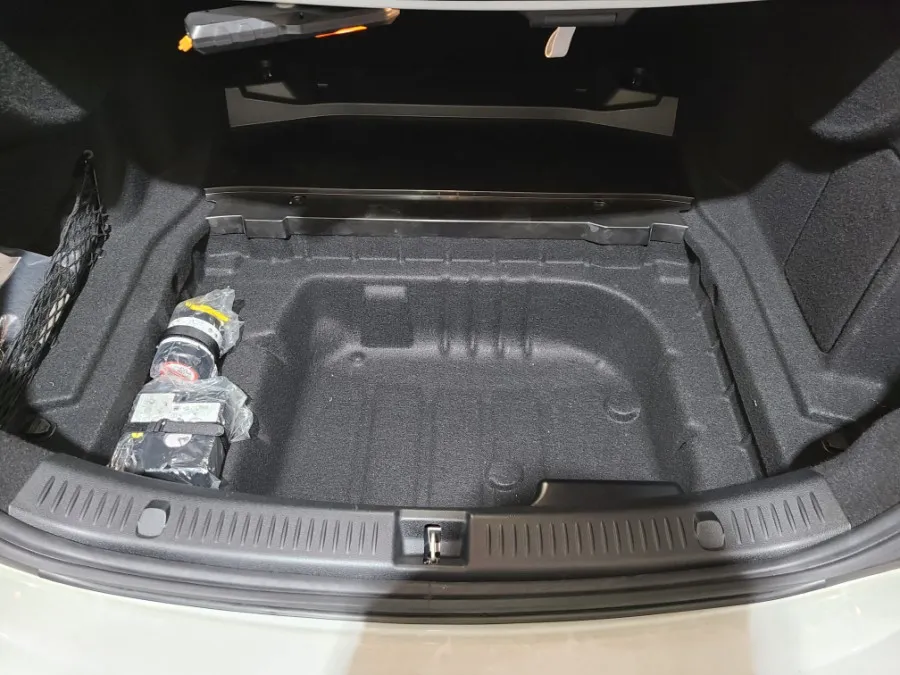 Mercedes-Benz E-Class W213 oem options - Mercedes-Benz E-Class W213 Power Trunk Upgrade Review photo 3