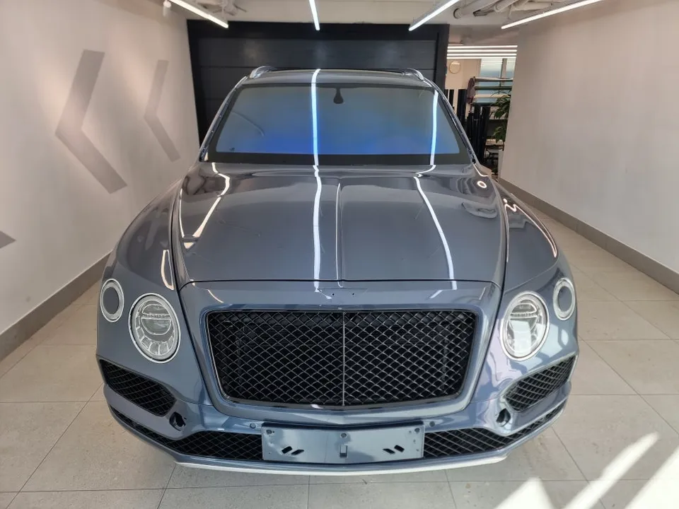 Bentley Bentaygaのカーラッピング事例|費用目安・仕上がり 施工写真 1-1