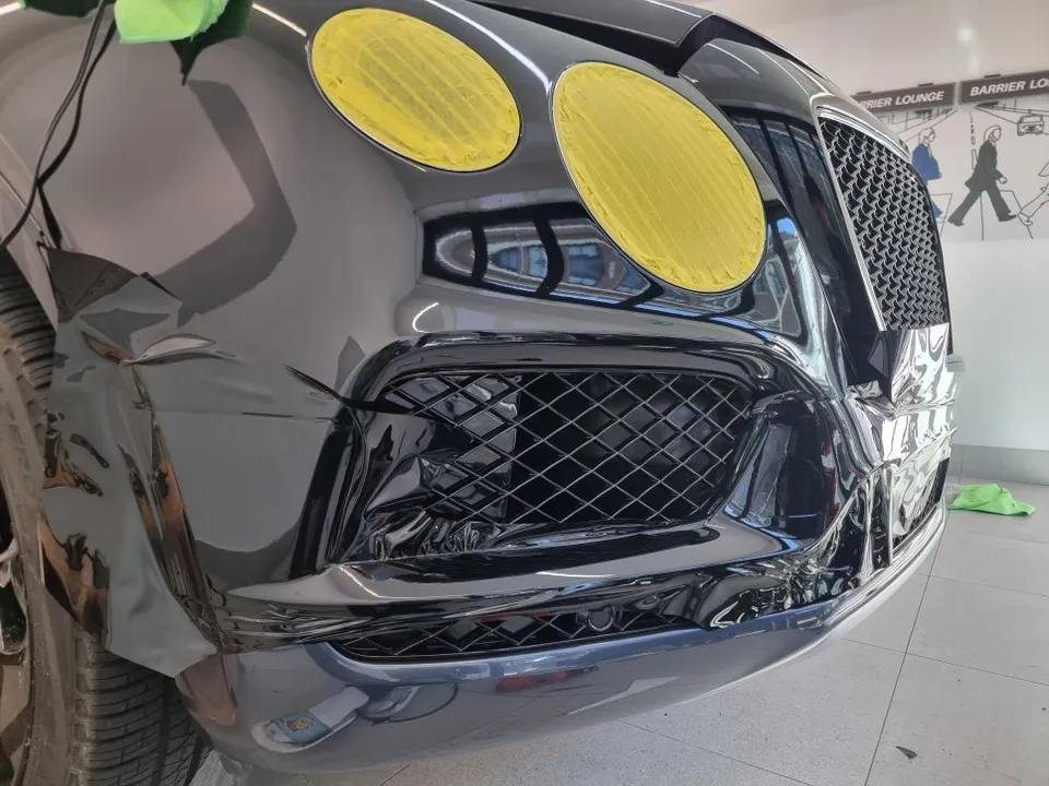 Bentley Bentaygaのカーラッピング事例|費用目安・仕上がり 施工写真 3-2