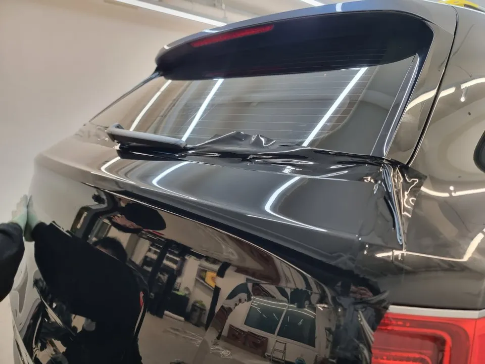 Bentley Bentaygaのカーラッピング事例|費用目安・仕上がり 施工写真 1-3