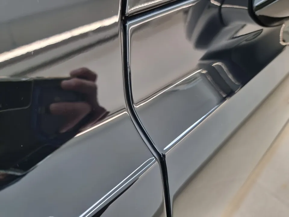 Bentley Bentaygaのカーラッピング事例|費用目安・仕上がり 施工写真 2-3