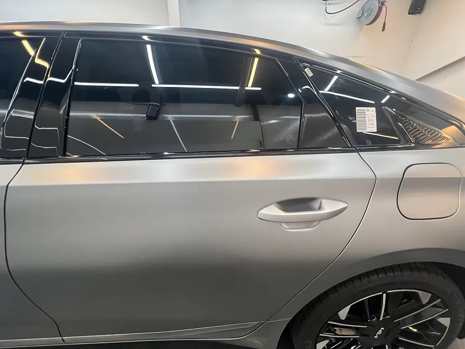 Kia K8 chrome delete - Kia K8 Chrome Delete Review: Gloss Black Trim Transformation photo 6
