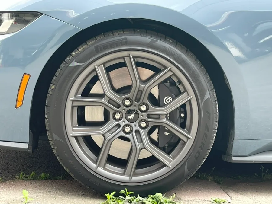 Ford Mustang 7th Genのホイールリペア・塗装事例 施工写真 6