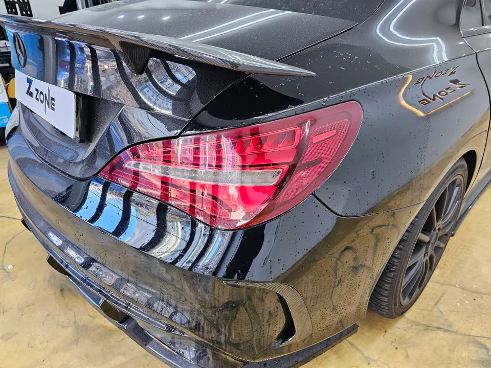 Mercedes-Benz CLAのPPF施工事例|ライト・テールランプ 施工写真 3-2