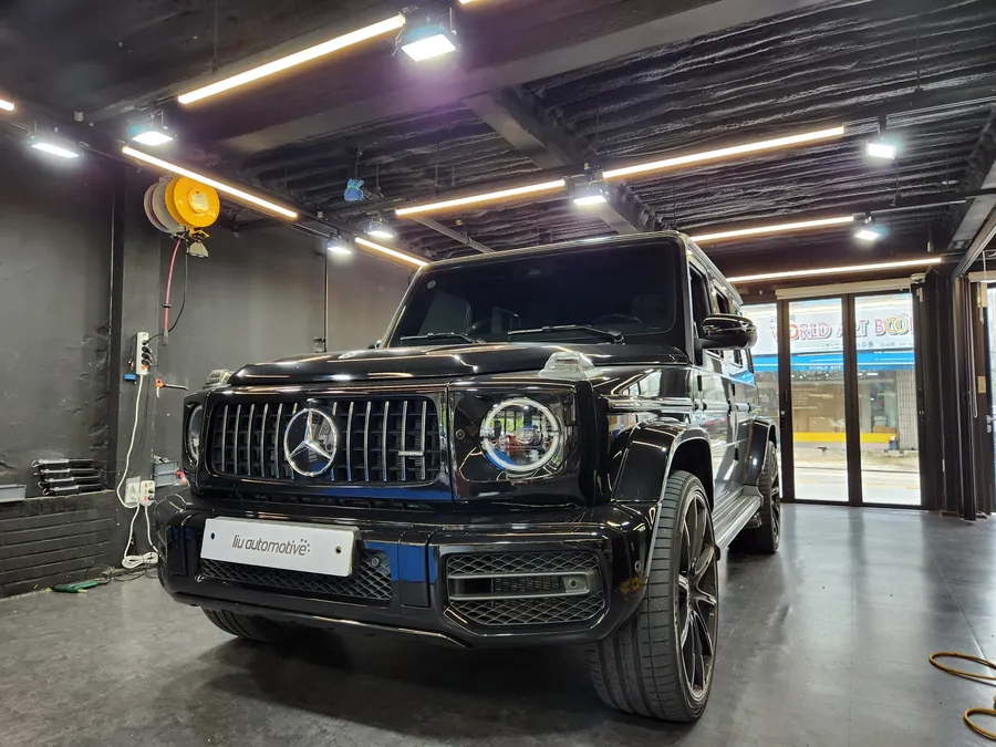 Mercedes-Benz G-Wagon ghost door - Mercedes-Benz G-Wagon Ghost Door Review — Enhanced Convenience photo 3