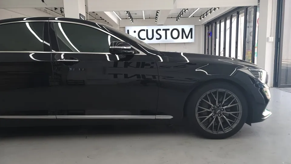 Mercedes-Benz S-Classのカーフィルム施工事例|費用目安・仕上がり 施工写真 2-1