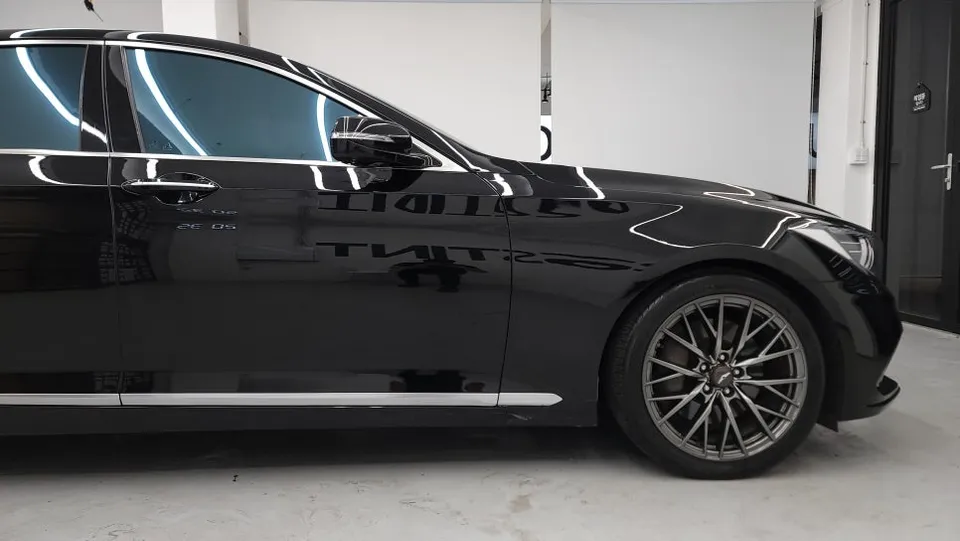 Mercedes-Benz S-Classのカーフィルム施工事例|費用目安・仕上がり 施工写真 3-2