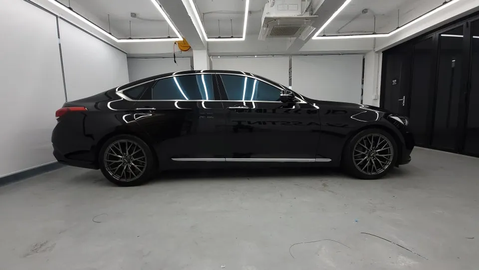 Mercedes-Benz S-Classのカーフィルム施工事例|費用目安・仕上がり 施工写真 4-2