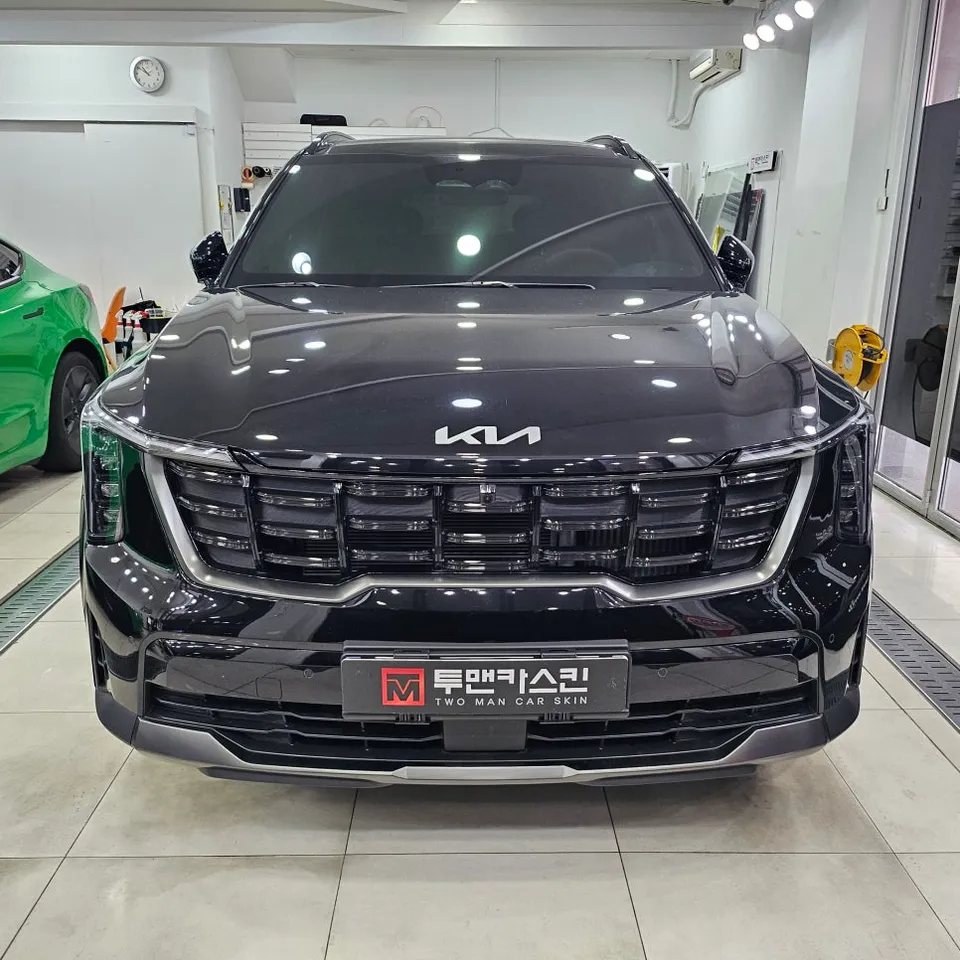 Kia Sorento MQ4のカーラッピング事例｜費用目安・仕上がり 写真