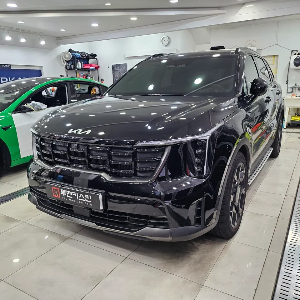 Kia Sorento MQ4のカーラッピング事例｜費用目安・仕上がり 施工写真 2-1