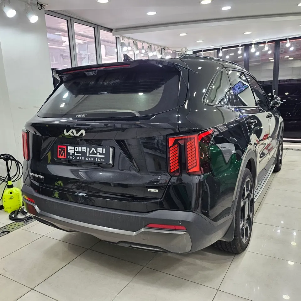 Kia Sorento MQ4のカーラッピング事例｜費用目安・仕上がり 施工写真 1-2