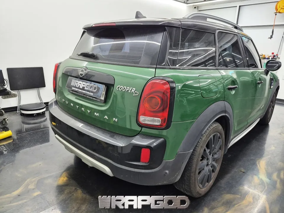 MINI Countrymanのカーラッピング事例 施工写真 3