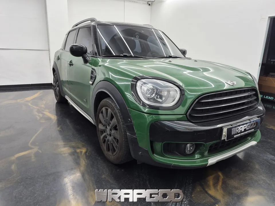 MINI Countrymanのカーラッピング事例 施工写真 4