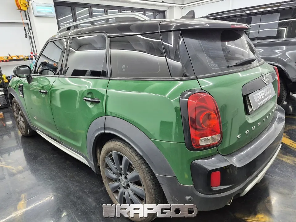 MINI Countrymanのカーラッピング事例 施工写真 6