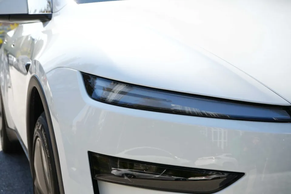 Tesla Model Y PPF施工事例|費用目安と仕上がり 施工写真 2-1