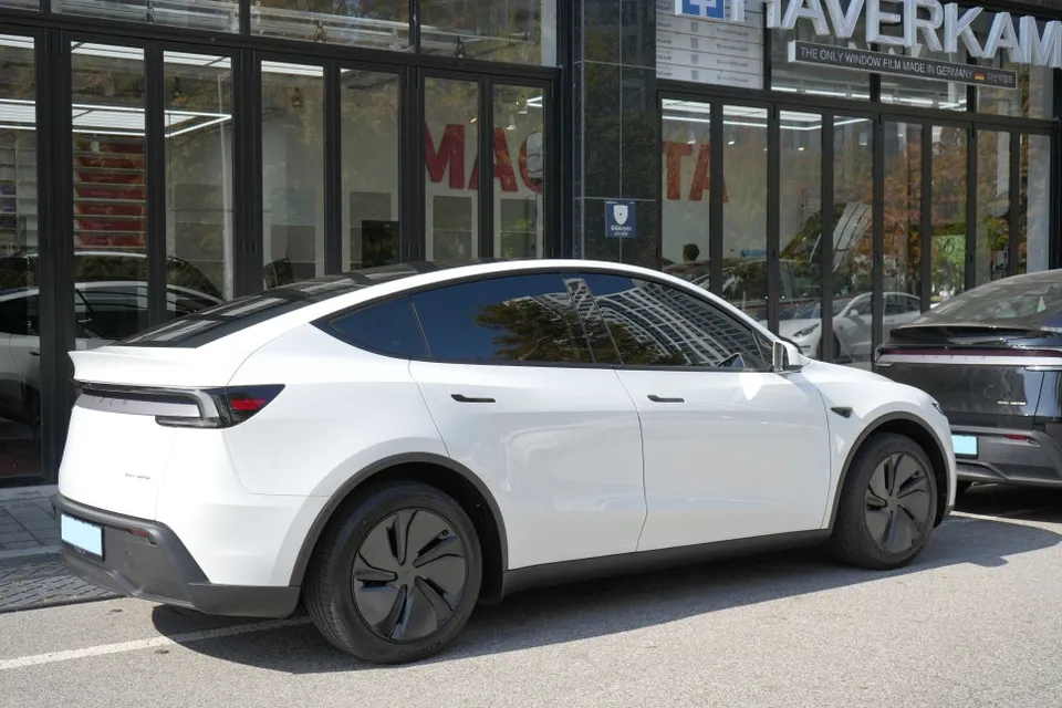 Tesla Model Y PPF施工事例|費用目安と仕上がり 施工写真 2-2