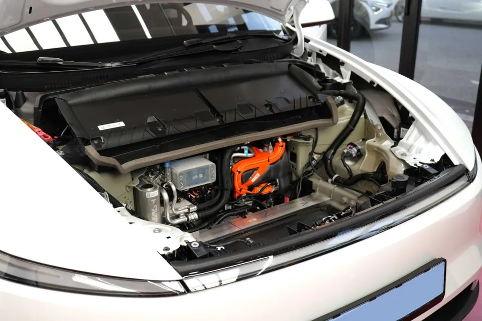 Tesla Model Y PPF施工事例|費用目安と仕上がり 施工写真 2-3