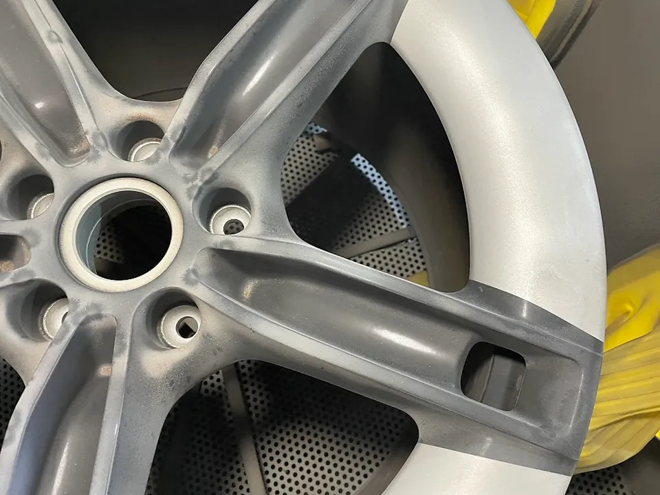 Porsche Taycanのホイールリペア・塗装事例 施工写真 1-3
