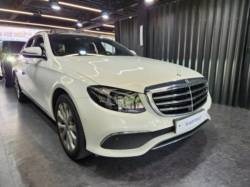 Mercedes-Benz E-Class interior customization - Mercedes-Benz E-Class Interior Customization Review — Piano Black photo 3
