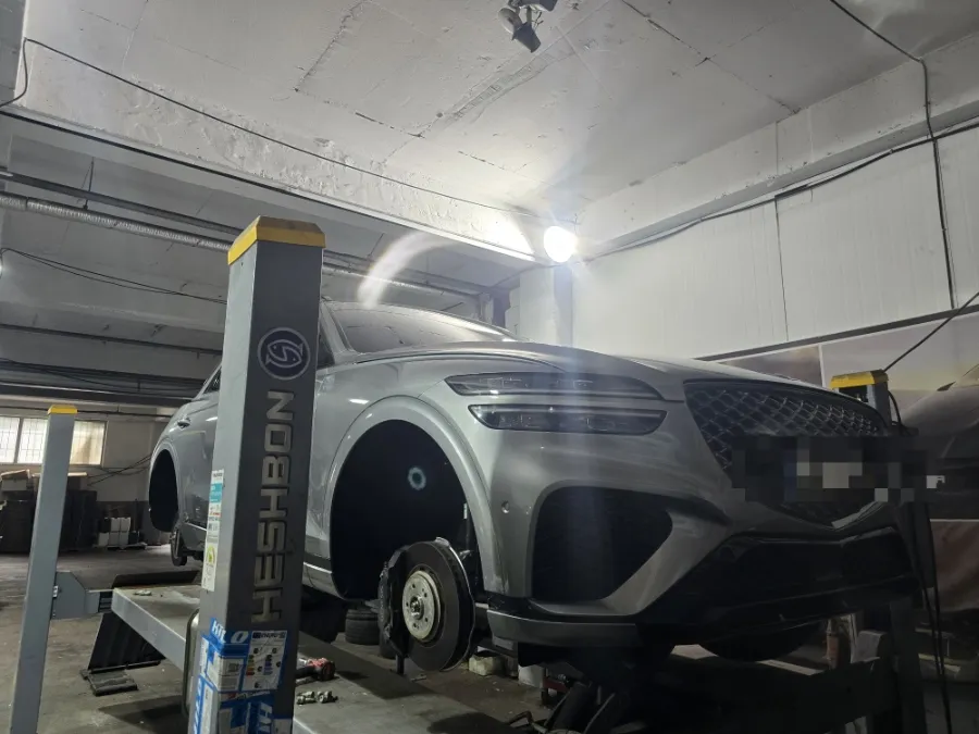 Genesis GV70のホイールリペア・塗装事例 施工写真 1-2